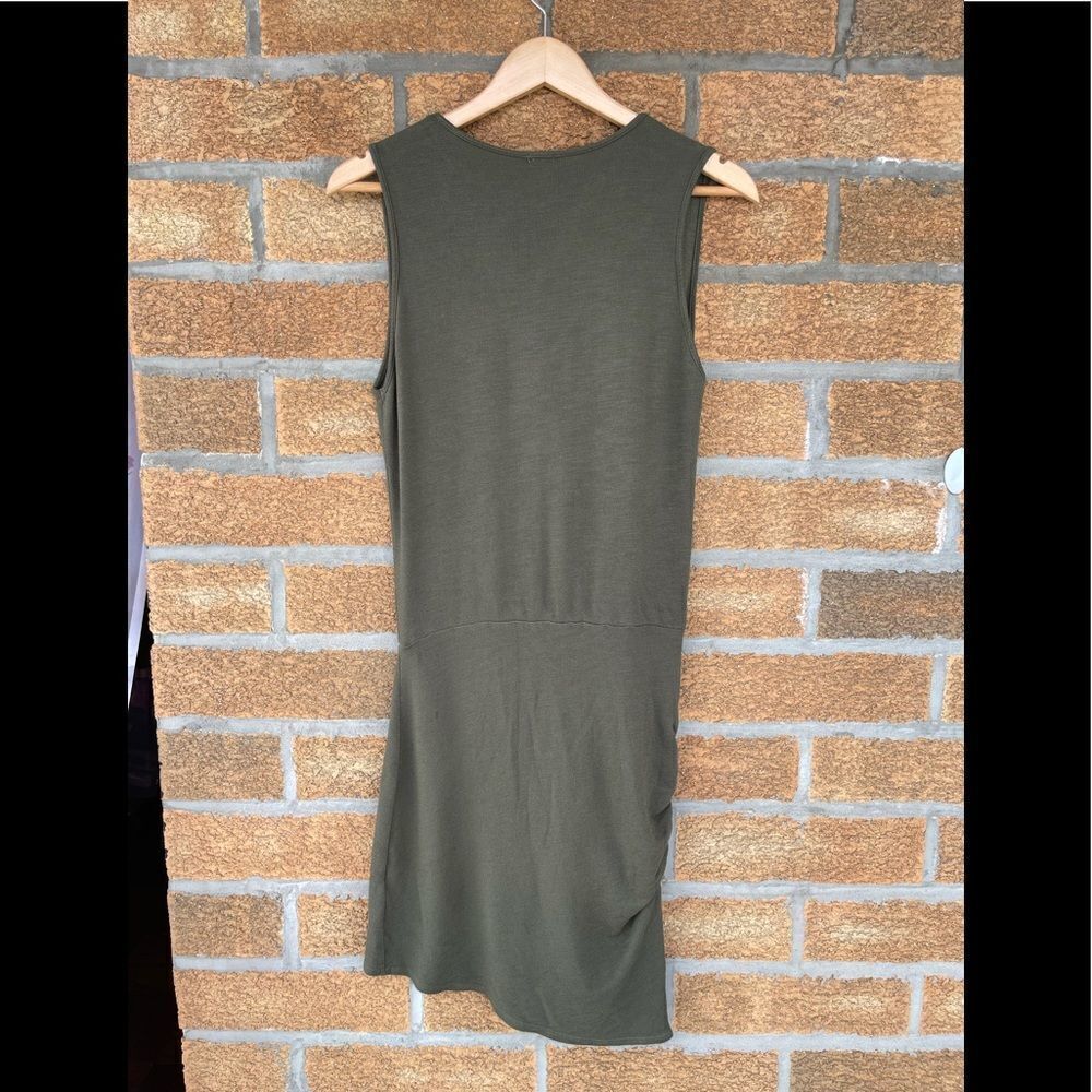 Monrow Supersoft V Dress in Hunter Green M - Picture 9 of 11
